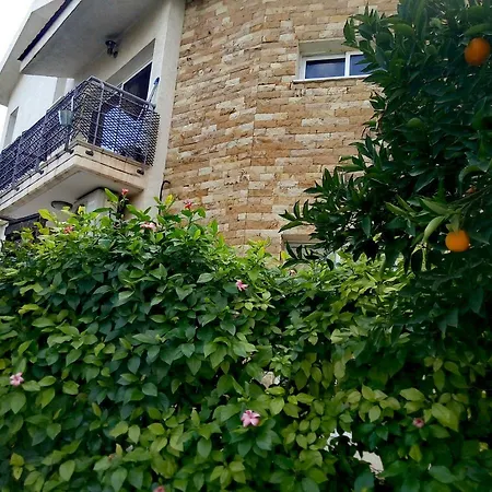 Luxury Three Bedroom Διαμέρισμα *