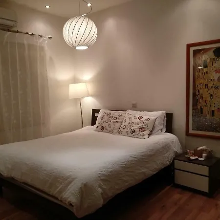 Luxury Three Bedroom *