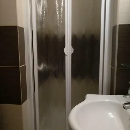 Luxury Three Bedroom *
